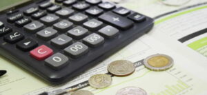 Kalkulačka: Kolik je podpora z Úřadu práce v roce 2021, když přijdete o zaměstnání