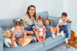 Přídavky na dítě v roce 2023 – kalkulačka a nové podmínky