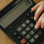 Kalkulačka čistá mzda 2024 – výpočet výplaty od 1. 1. 2024 (sociální, zdravotní, daně)